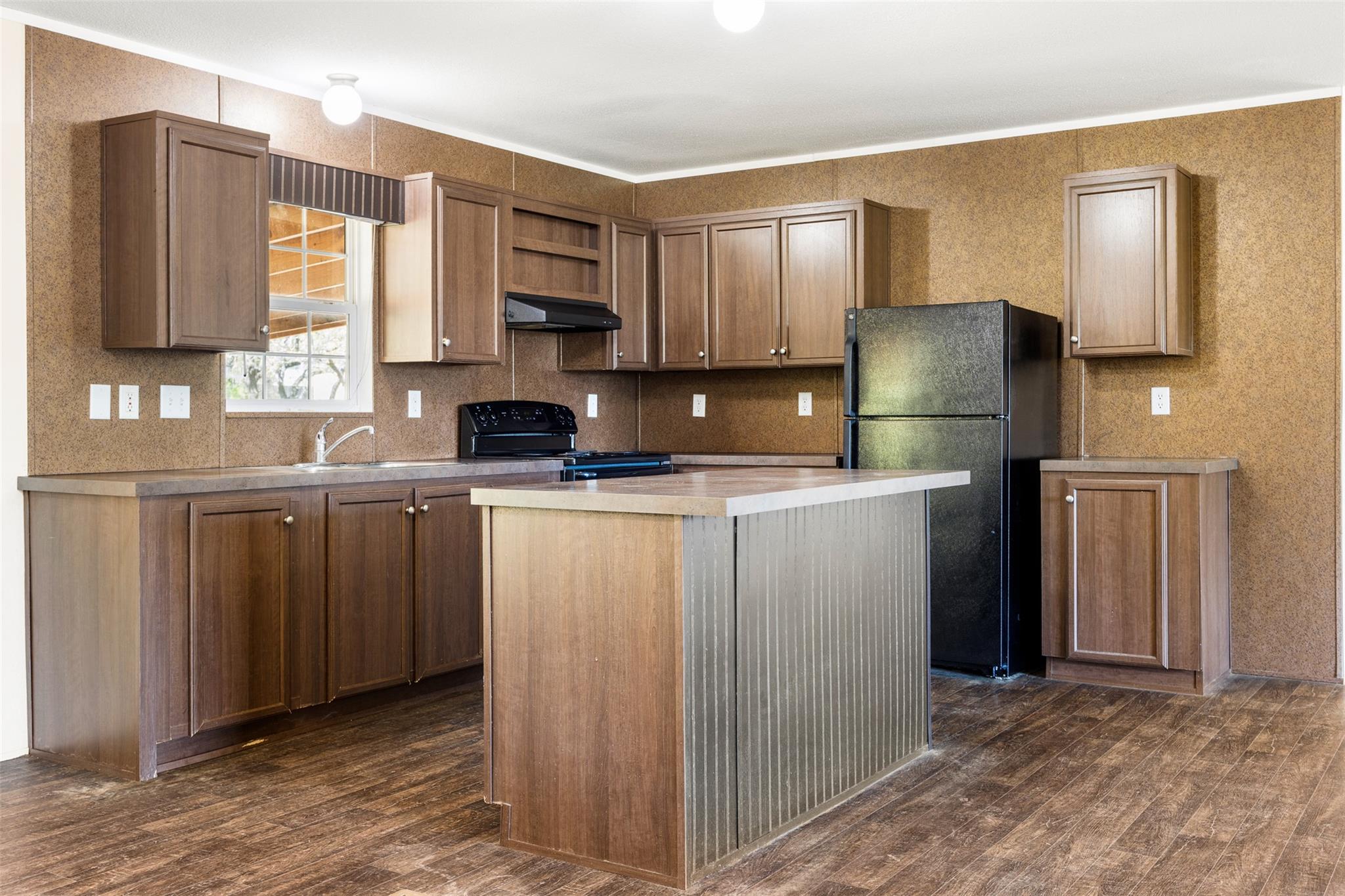 103 Spring View Dr, Johnson City, TX 78636