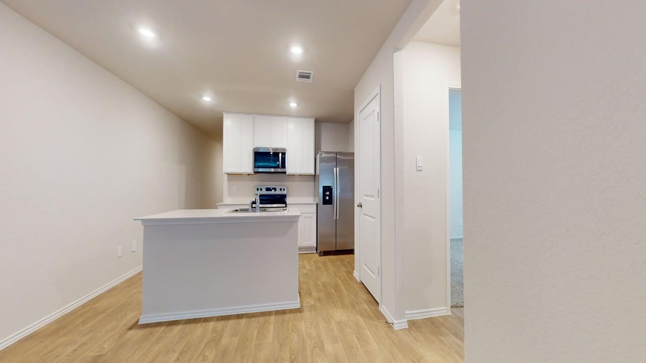 914 Indian Way, Seguin, TX 78155