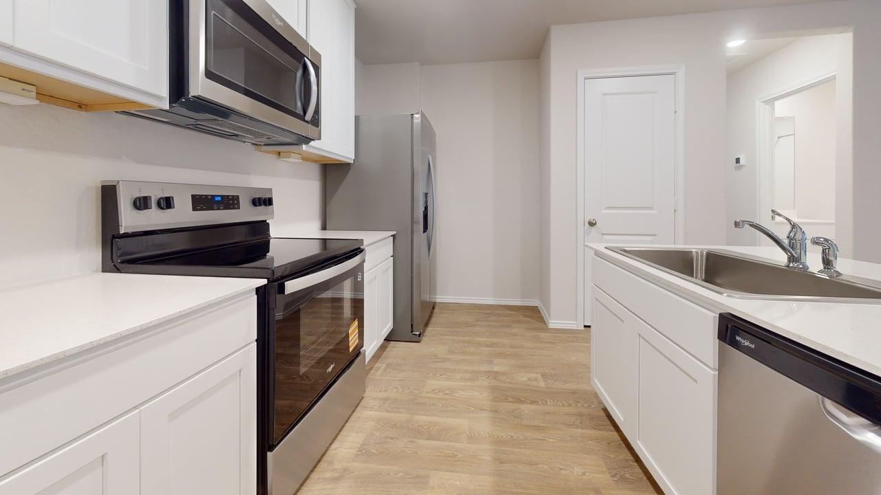 914 Indian Way, Seguin, TX 78155