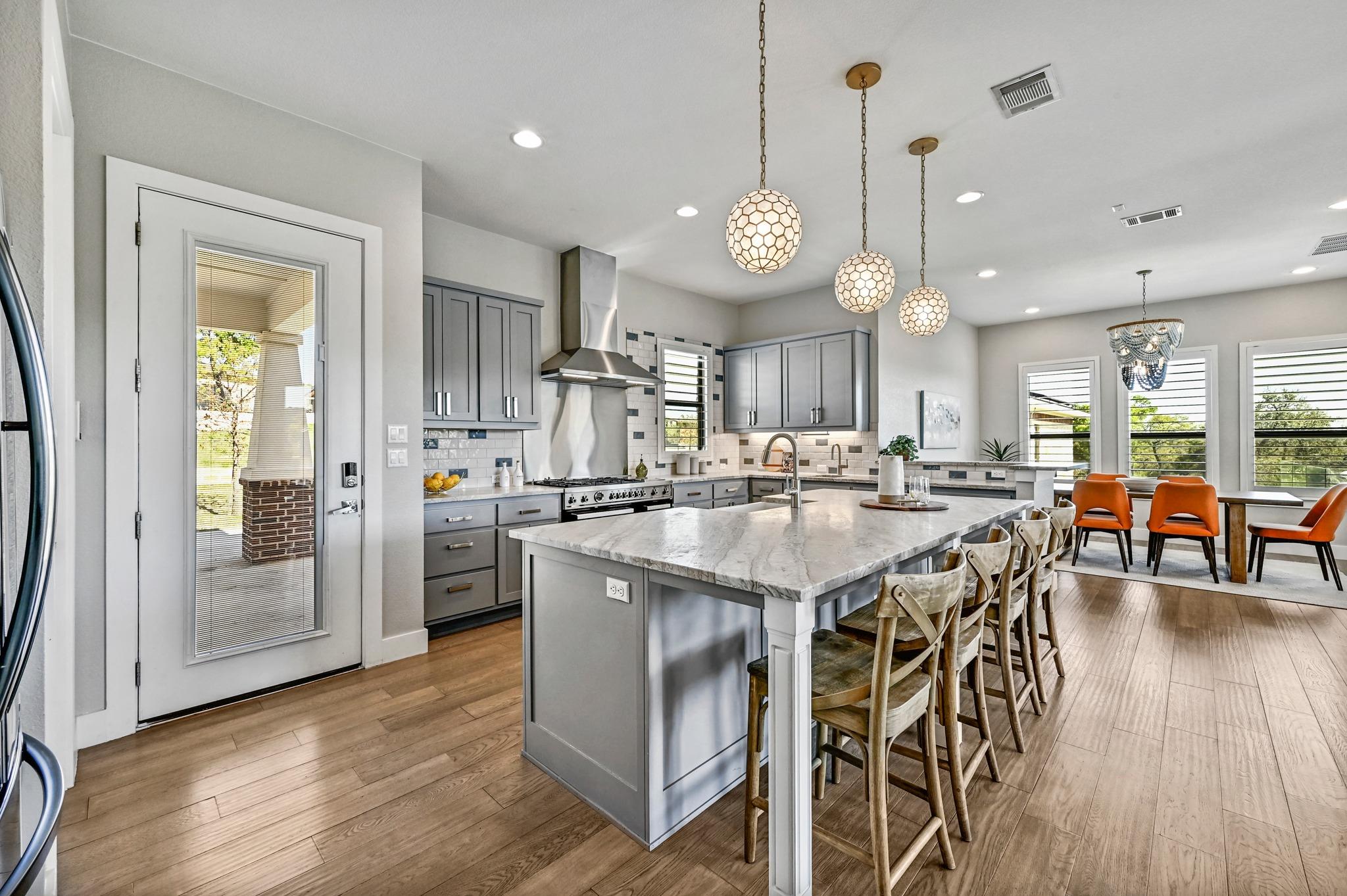 105 Willow Hill Dr, Georgetown, TX 78633