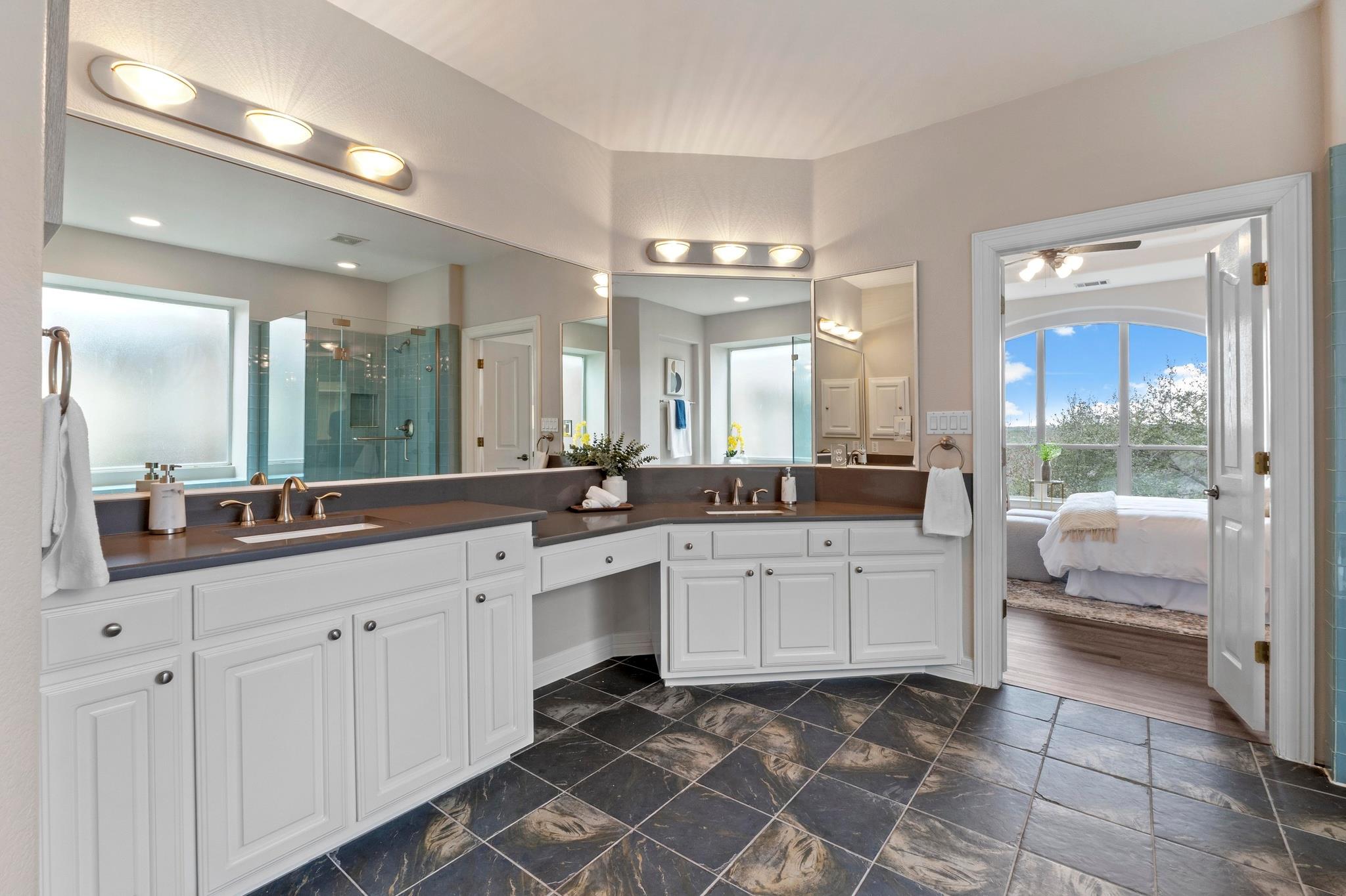 7204 Covered Bridge Dr, Austin, TX 78736