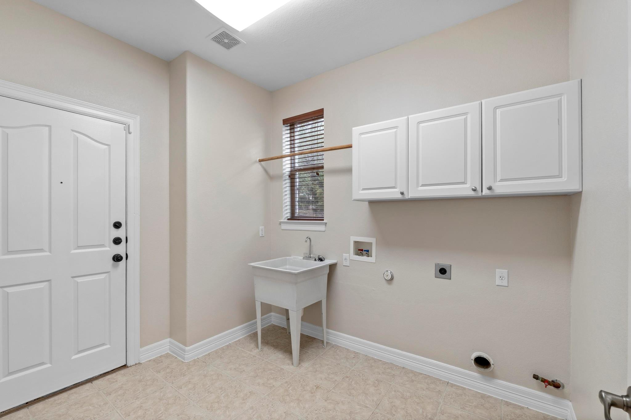 7204 Covered Bridge Dr, Austin, TX 78736