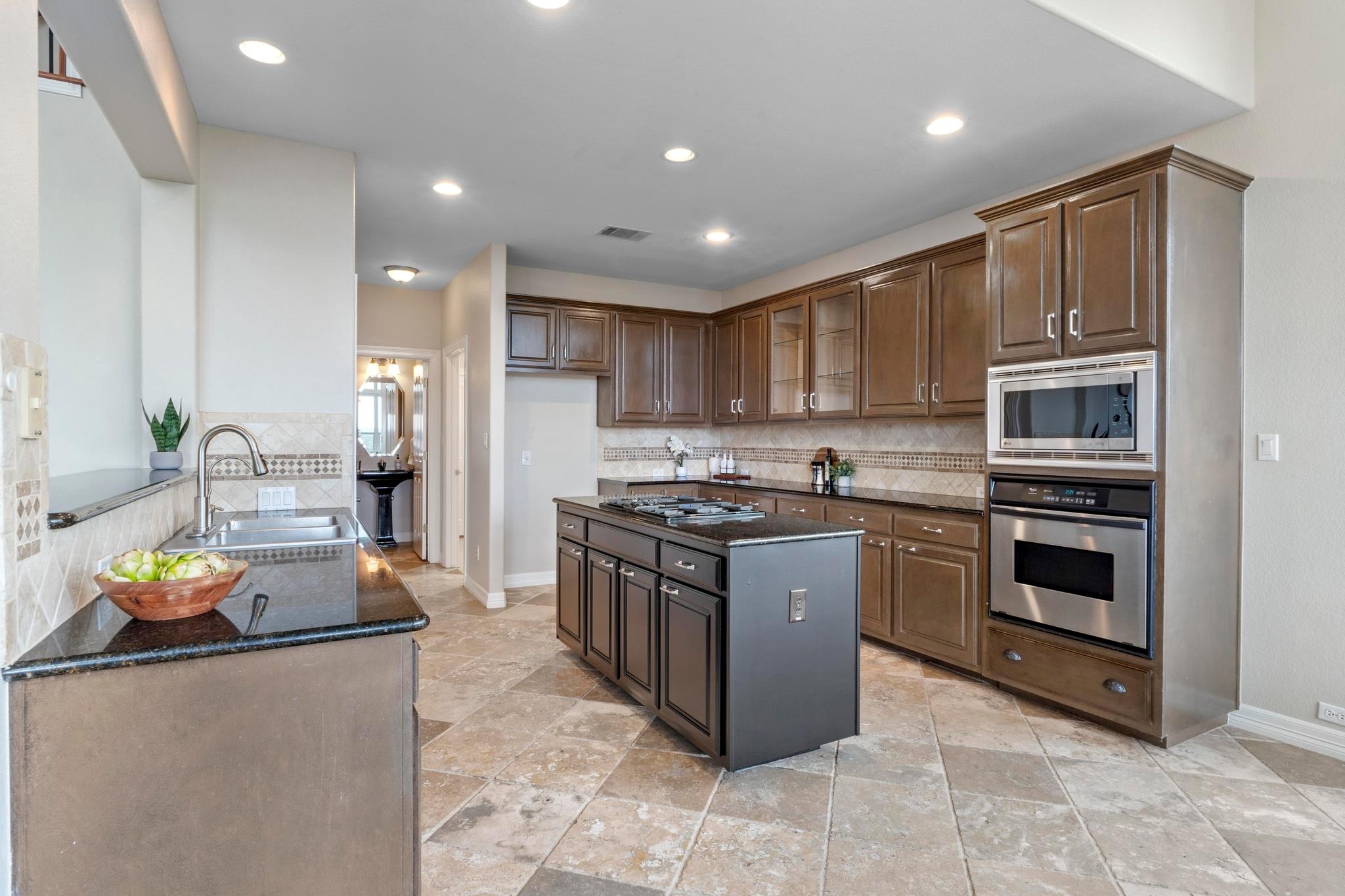 7204 Covered Bridge Dr, Austin, TX 78736