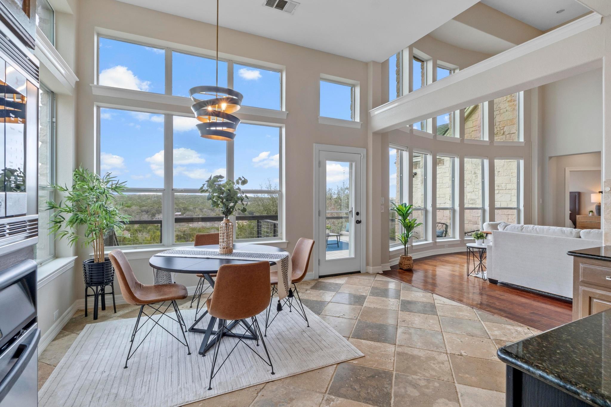 7204 Covered Bridge Dr, Austin, TX 78736