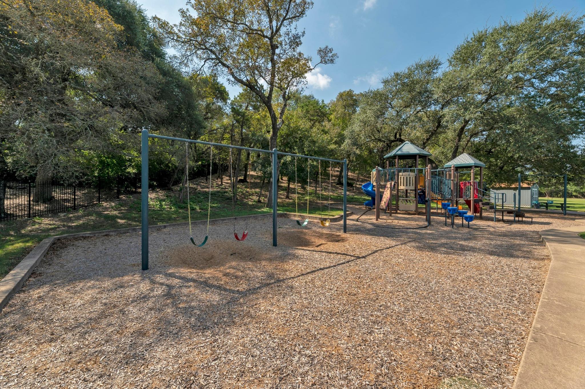 7204 Covered Bridge Dr, Austin, TX 78736