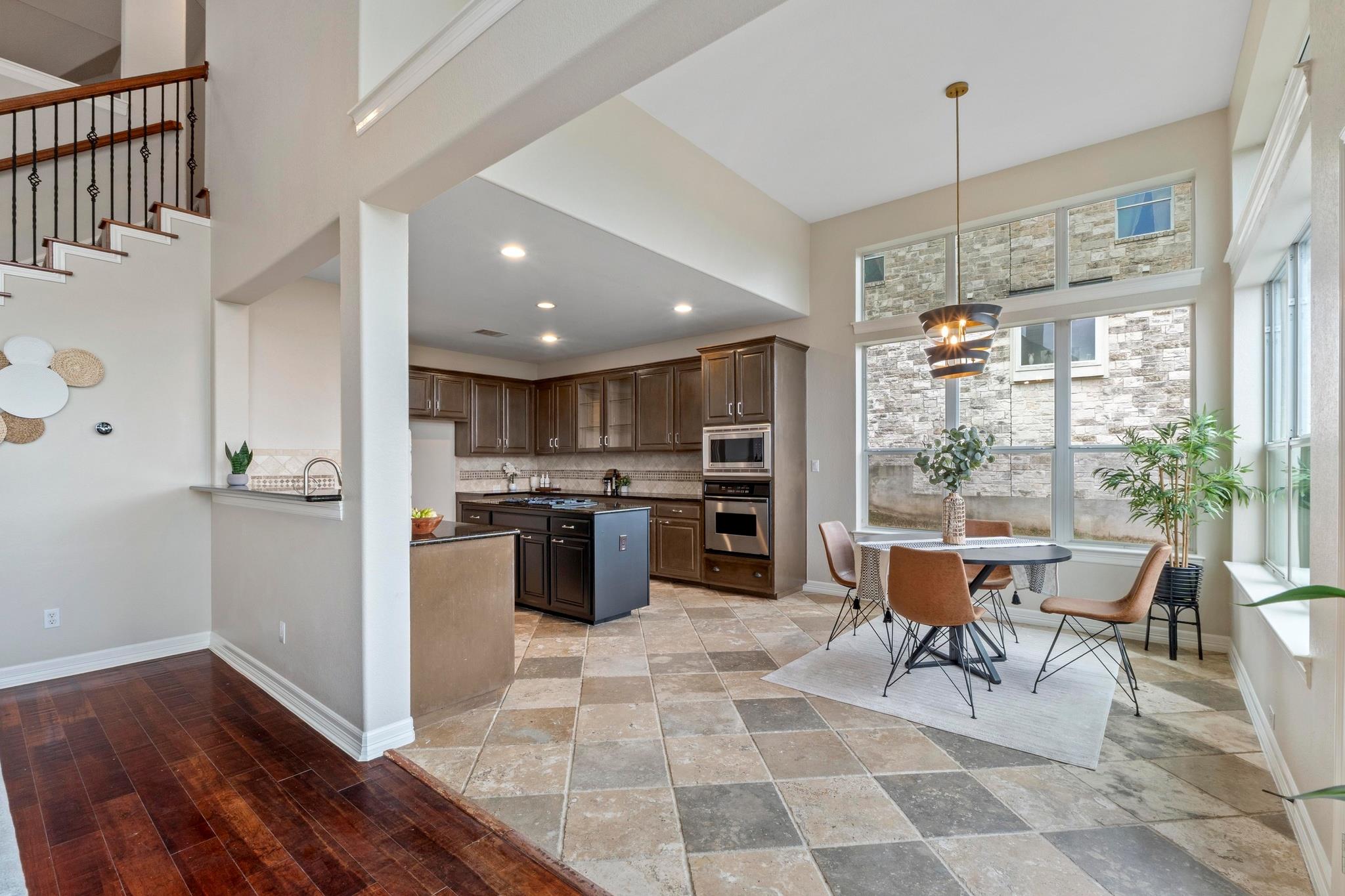 7204 Covered Bridge Dr, Austin, TX 78736