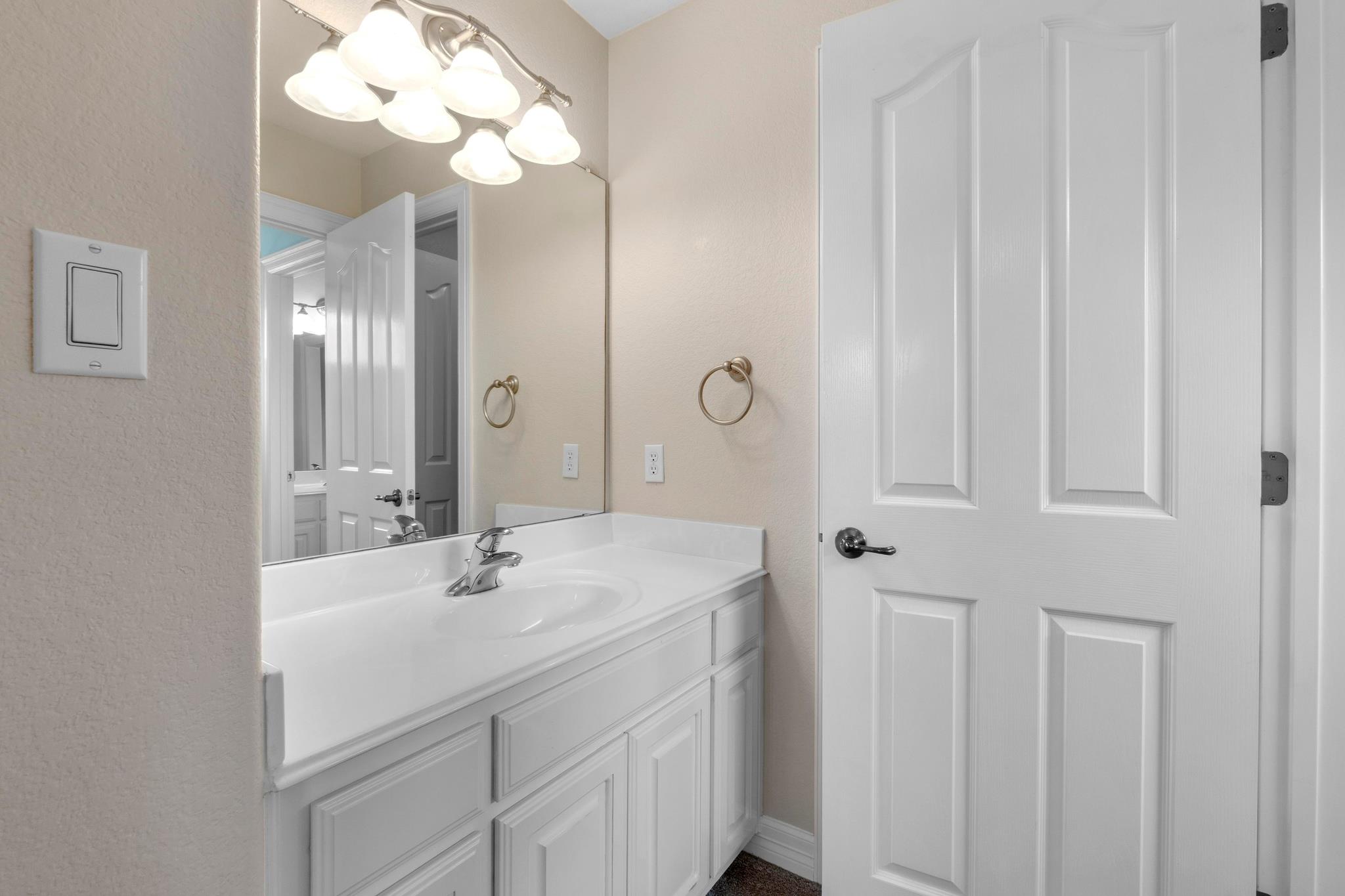 7204 Covered Bridge Dr, Austin, TX 78736