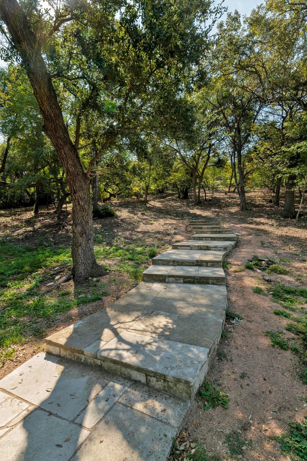 7204 Covered Bridge Dr, Austin, TX 78736