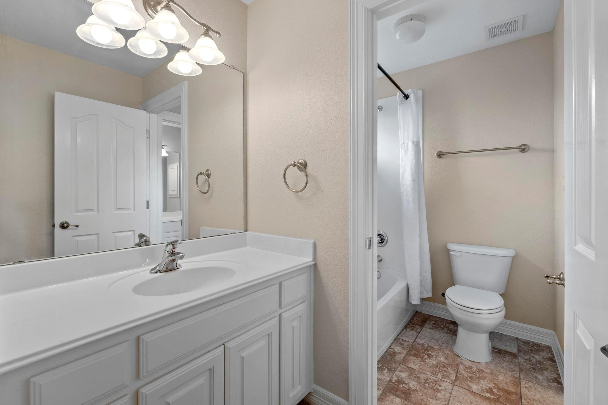 7204 Covered Bridge Dr, Austin, TX 78736