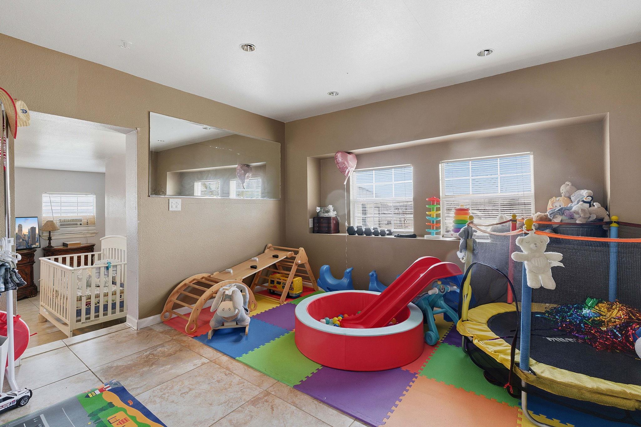 271 Crossroads Dr, Dale, TX 78616