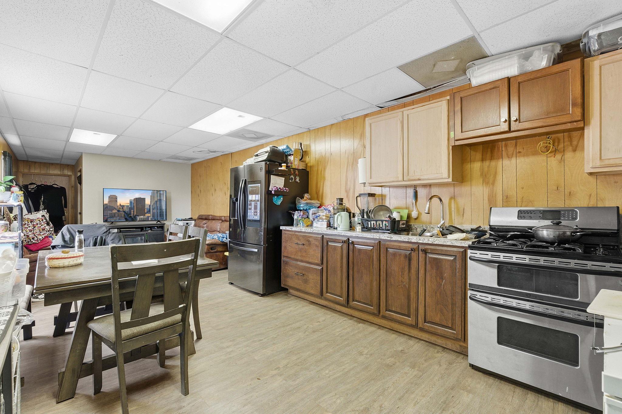 271 Crossroads Dr, Dale, TX 78616