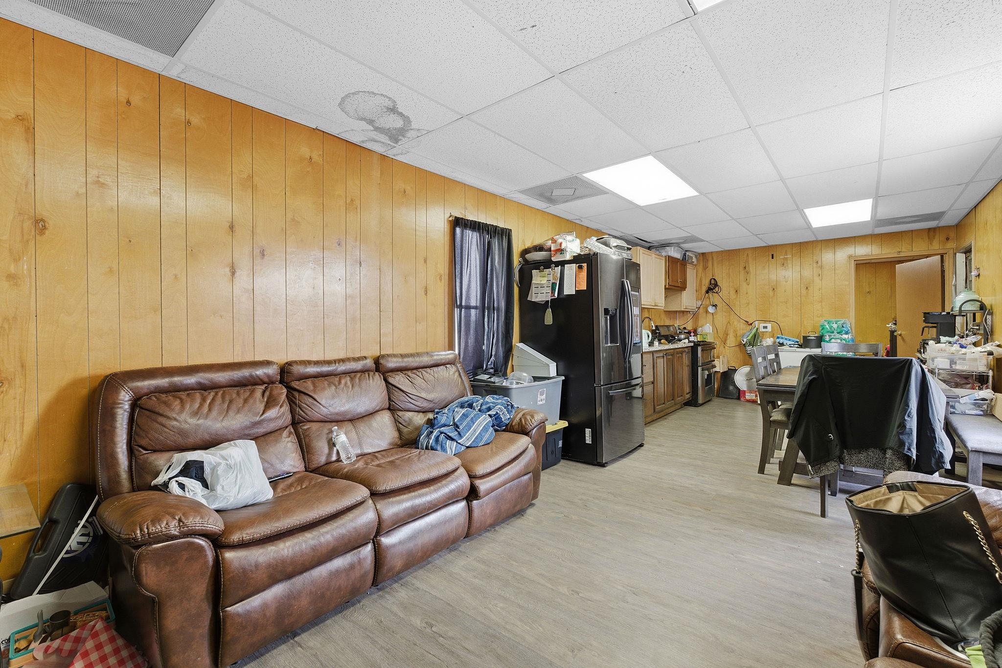 271 Crossroads Dr, Dale, TX 78616