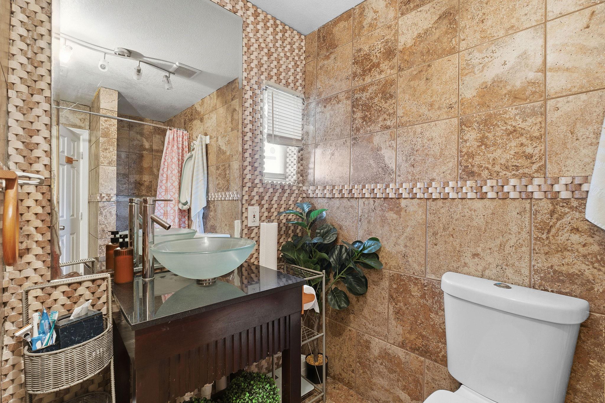 271 Crossroads Dr, Dale, TX 78616