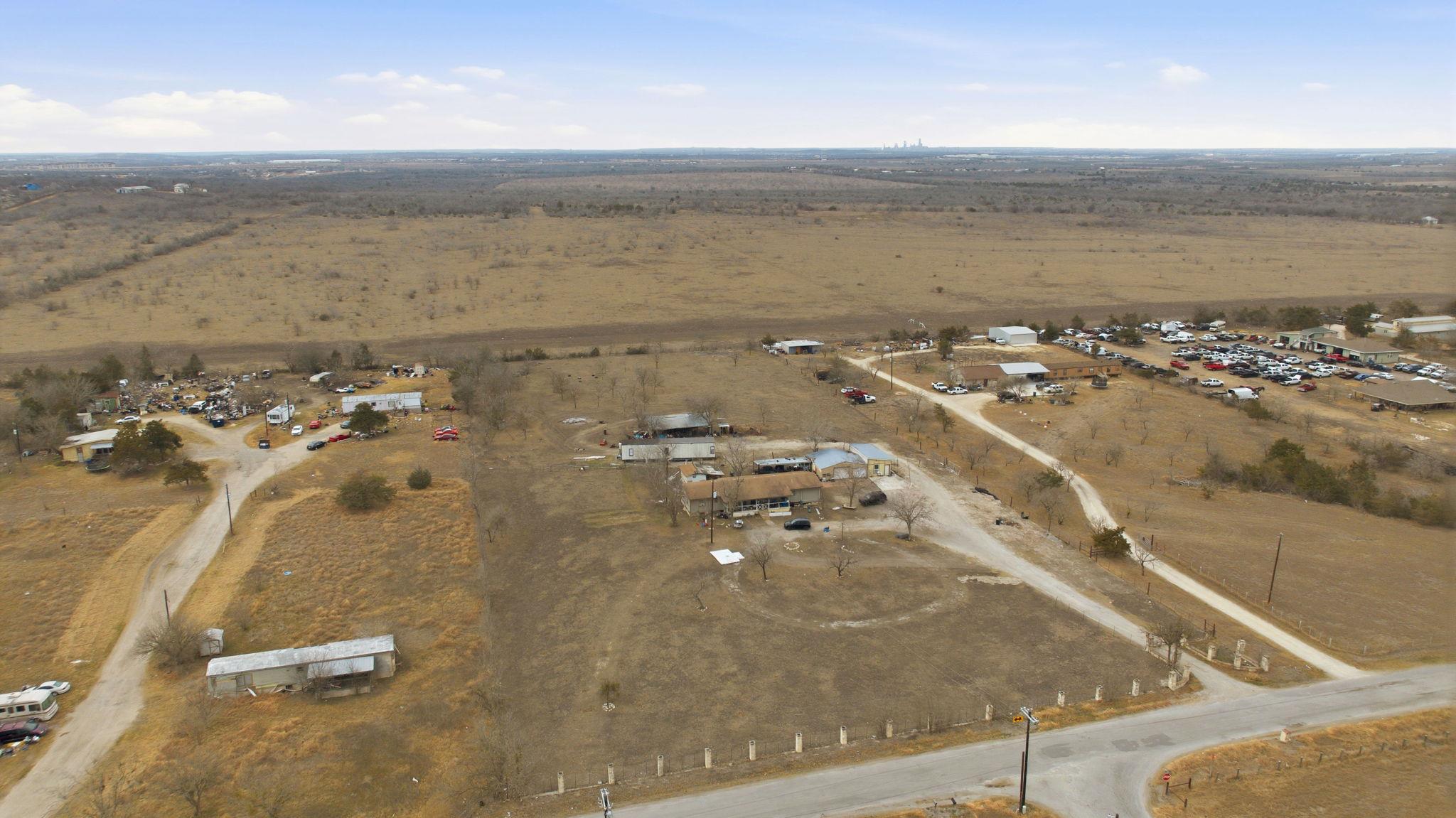 271 Crossroads Dr, Dale, TX 78616