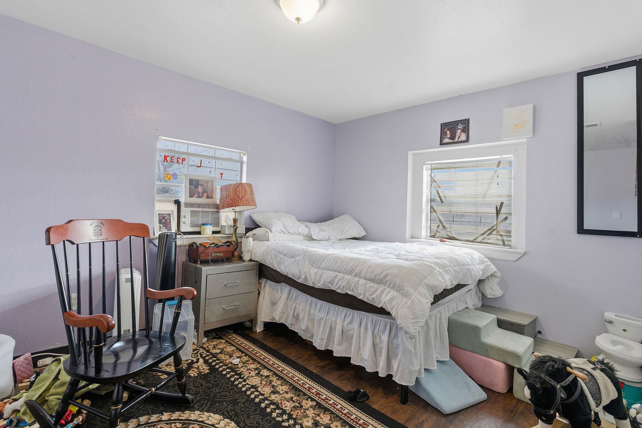 271 Crossroads Dr, Dale, TX 78616