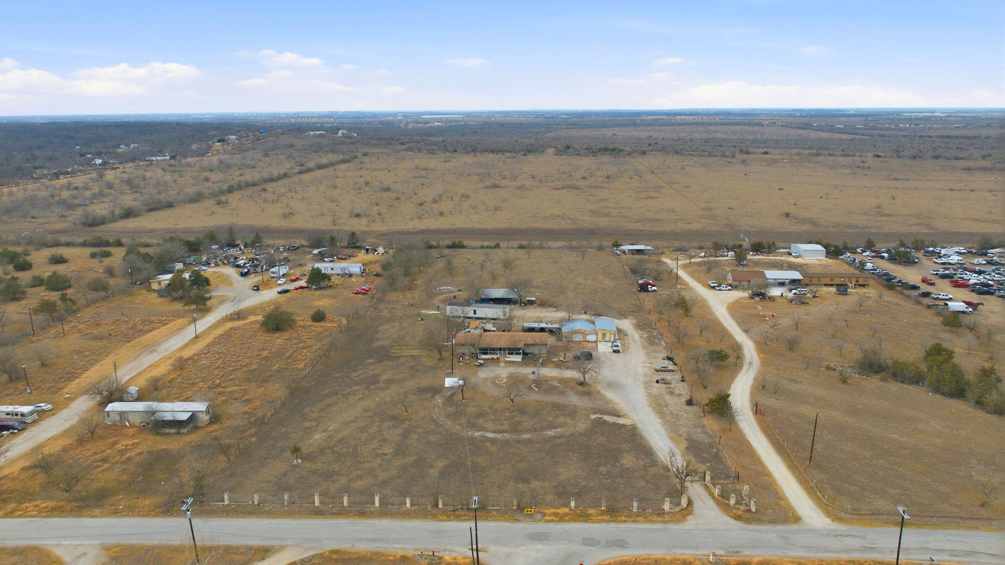 271 Crossroads Dr, Dale, TX 78616