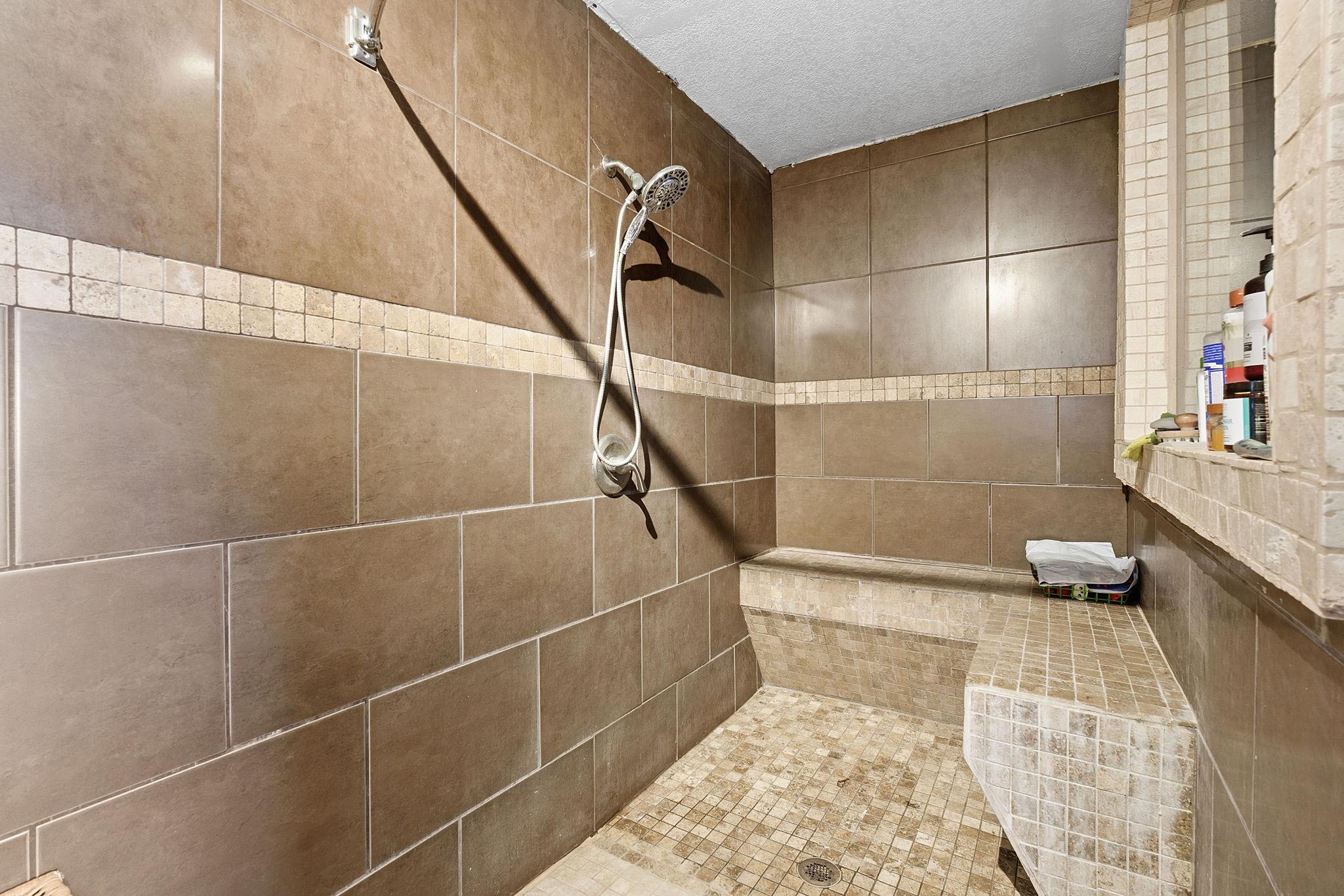 271 Crossroads Dr, Dale, TX 78616