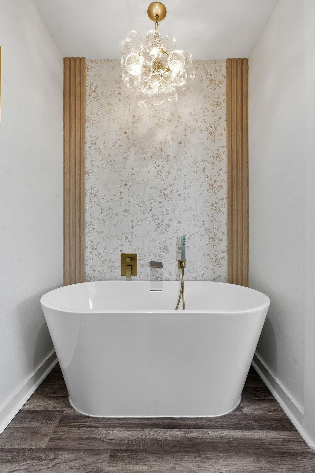 105 Willow Dr, Flatonia, TX 78941