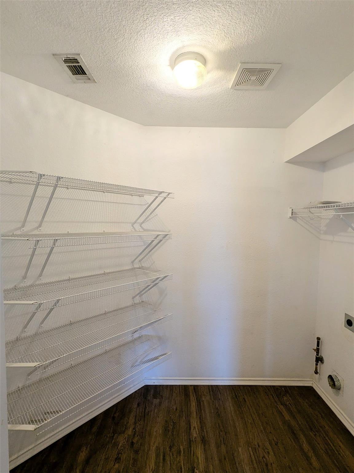 1115 Remington Dr, Leander, TX 78641