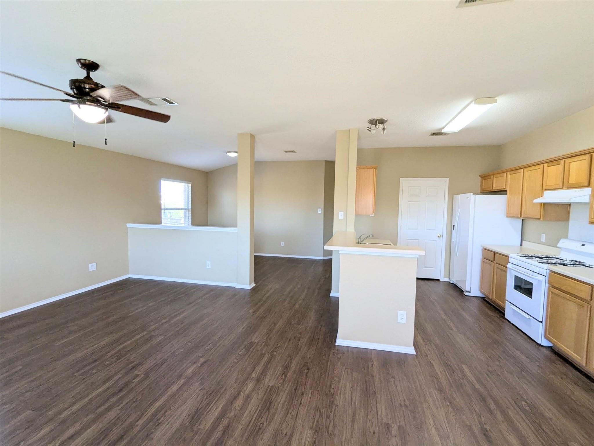 1115 Remington Dr, Leander, TX 78641