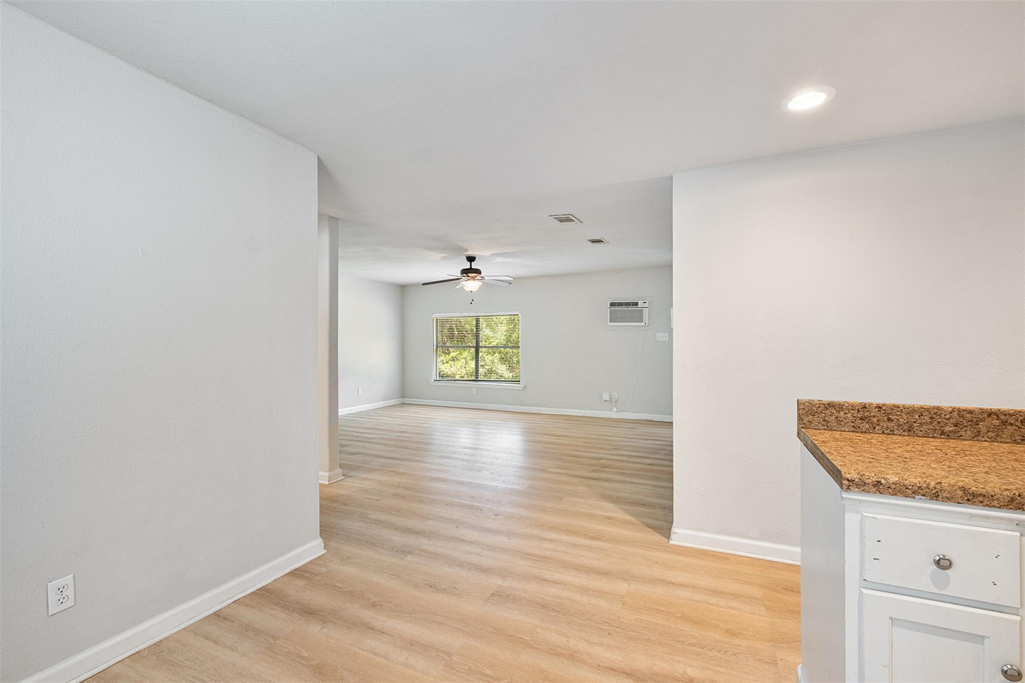 143 Old Piney Trl # B, Paige, TX 78659