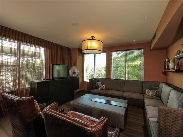 54 Rainey St # 806, Austin, TX 78701