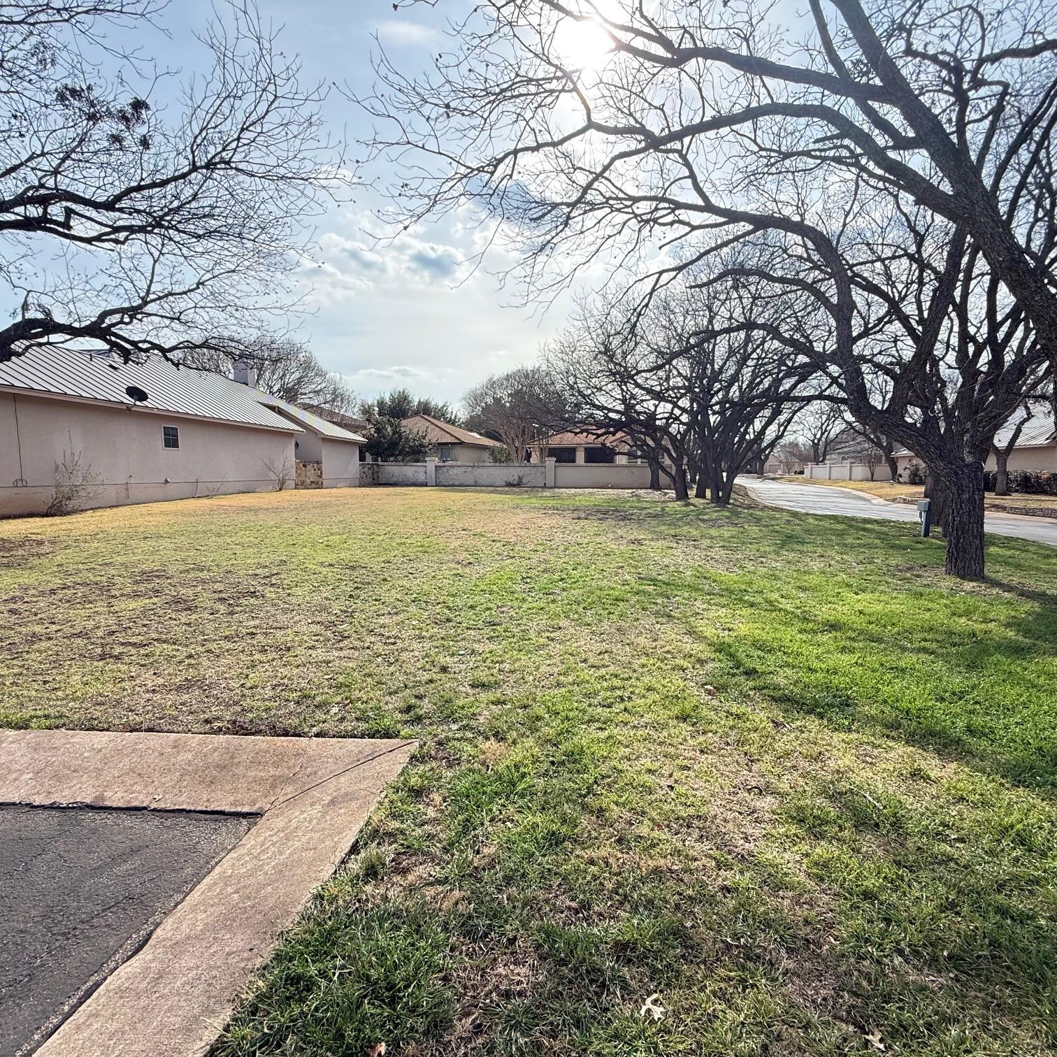 101 Menard Ct, Horseshoe Bay, TX 78657