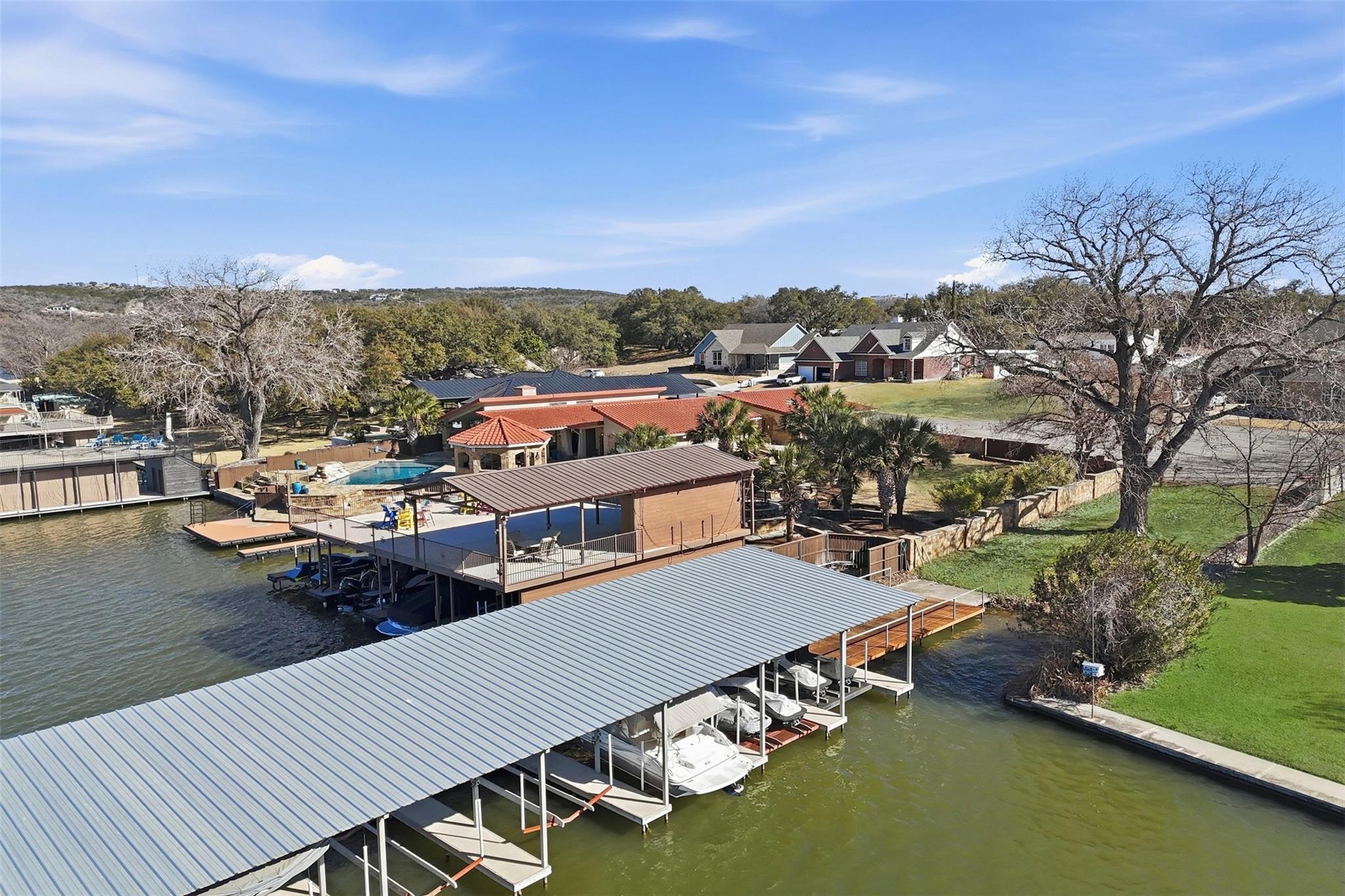 127 Hidden Oaks Dr, Kingsland, TX 78639