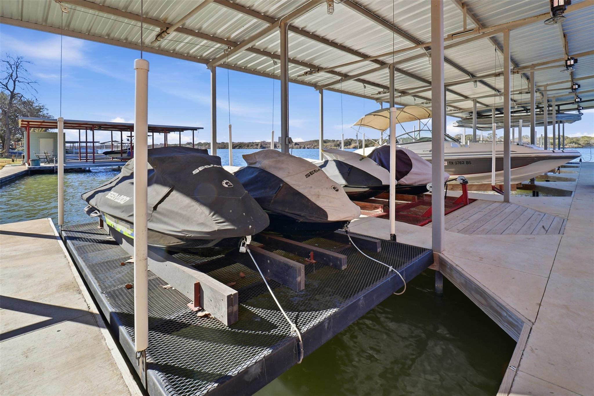 127 Hidden Oaks Dr, Kingsland, TX 78639