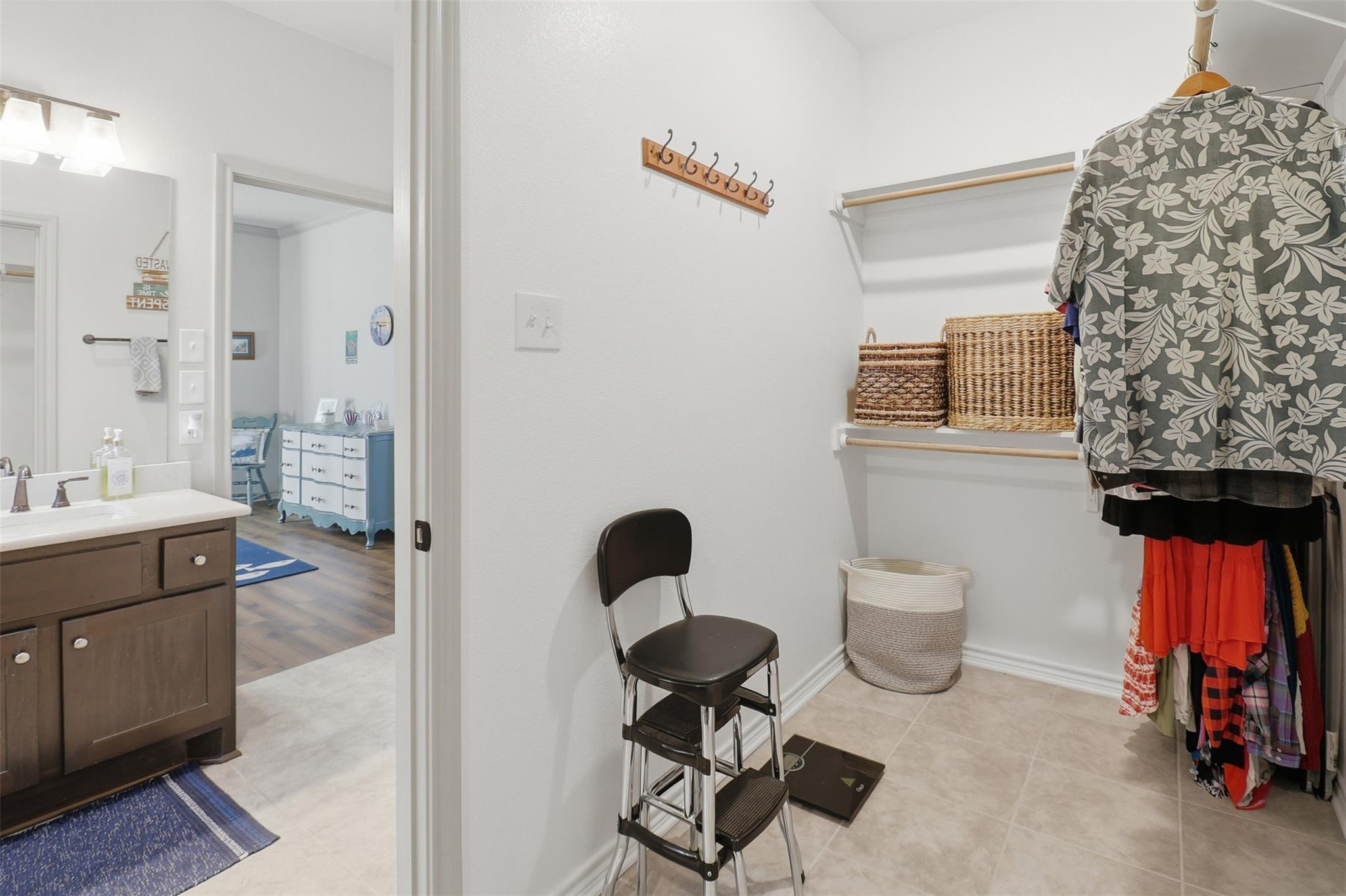 127 Hidden Oaks Dr, Kingsland, TX 78639