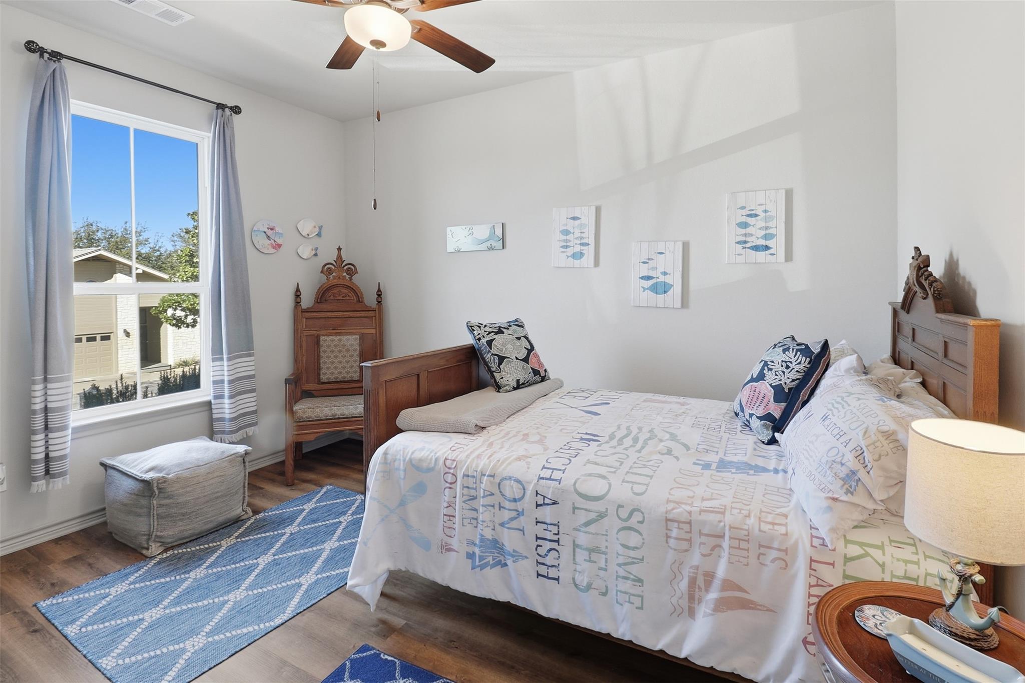 127 Hidden Oaks Dr, Kingsland, TX 78639