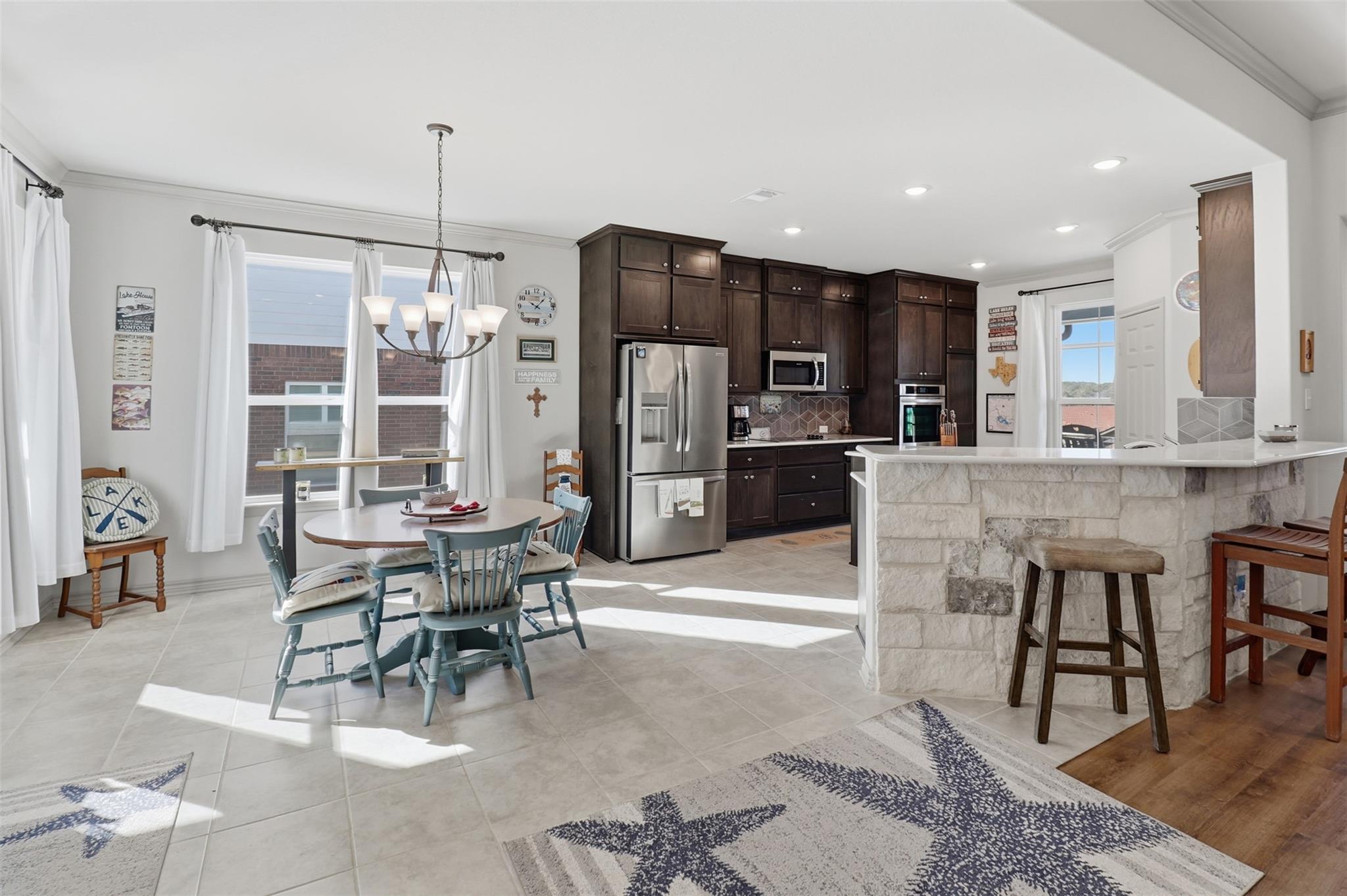 127 Hidden Oaks Dr, Kingsland, TX 78639