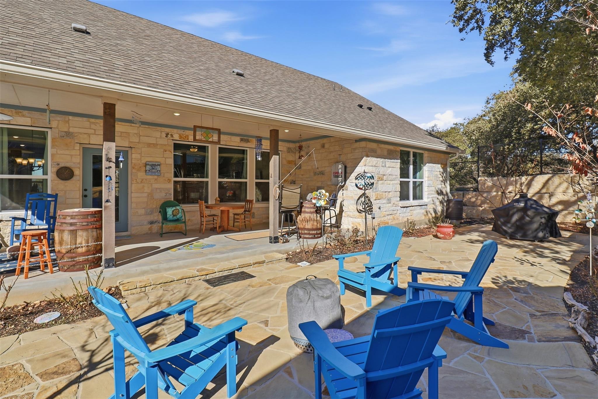 127 Hidden Oaks Dr, Kingsland, TX 78639