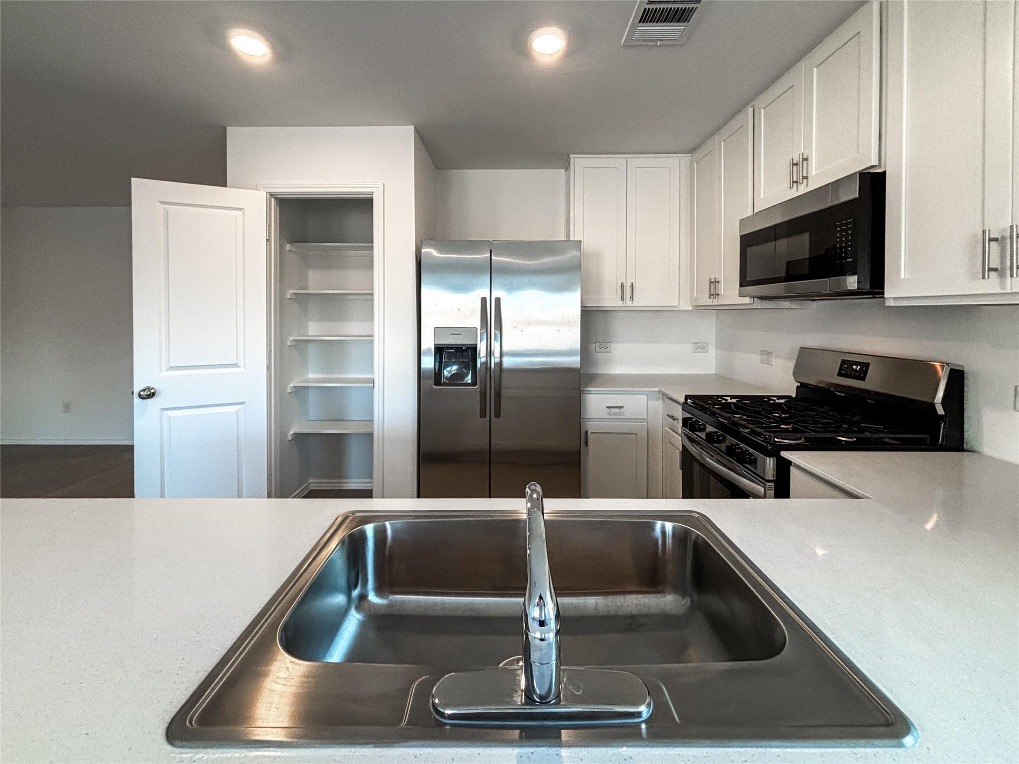 429 Monsoon Dr, Lockhart, TX 78644