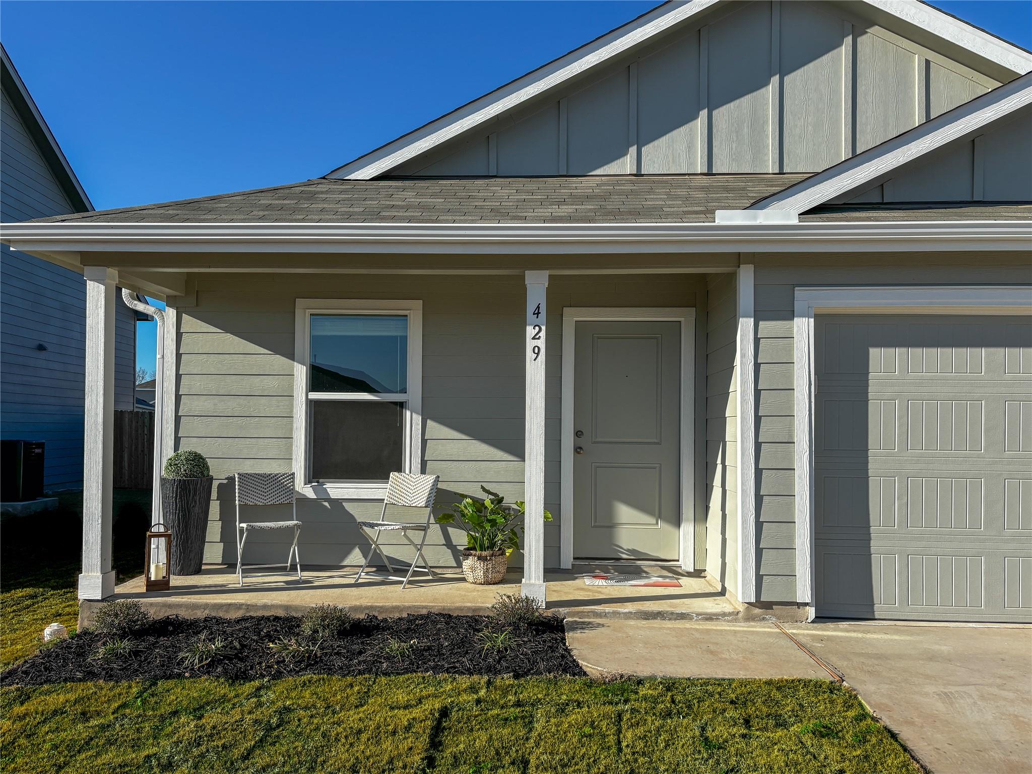 429 Monsoon Dr, Lockhart, TX 78644