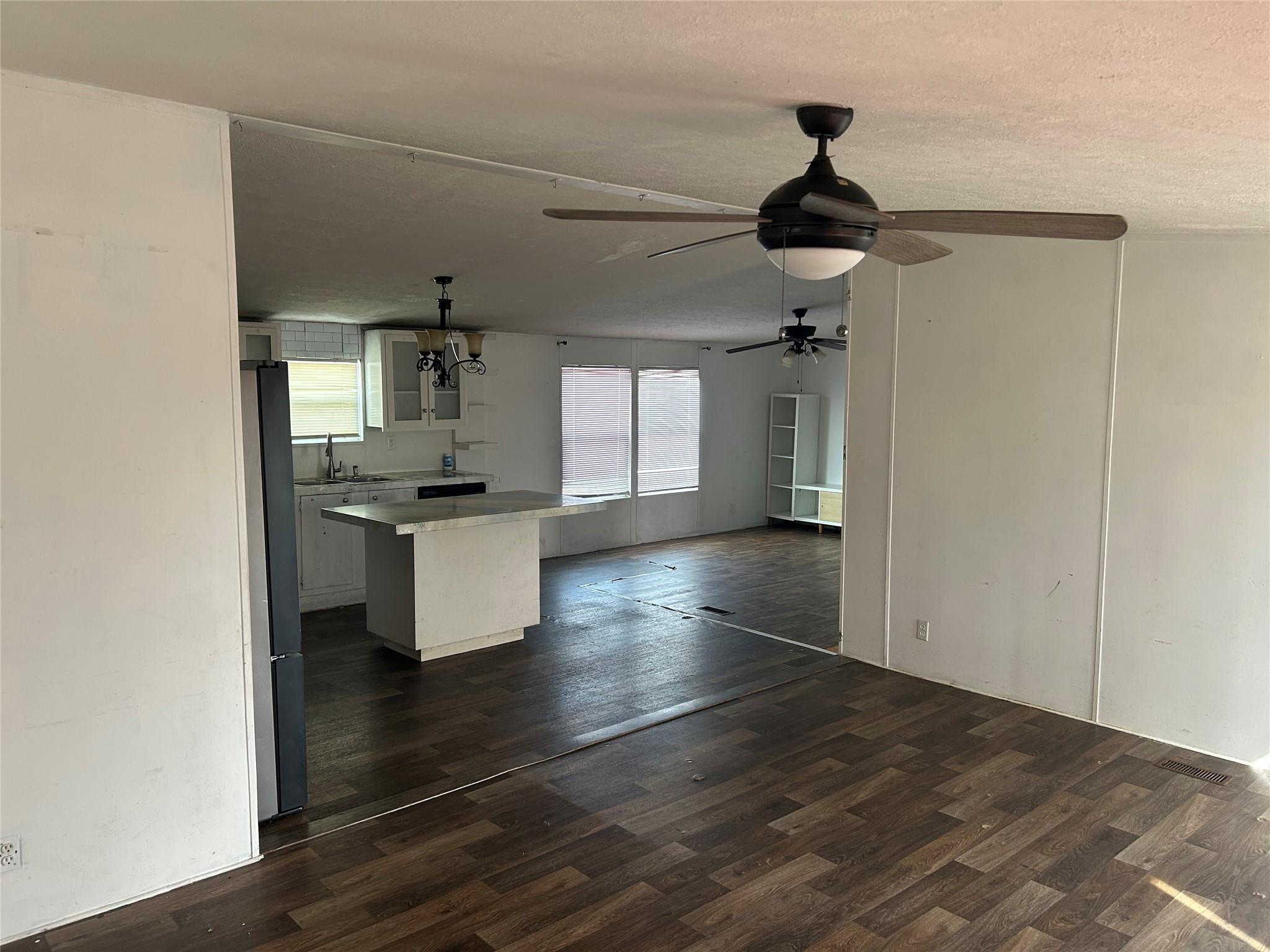 2902 Caldwell Ln # A, Del Valle, TX 78617