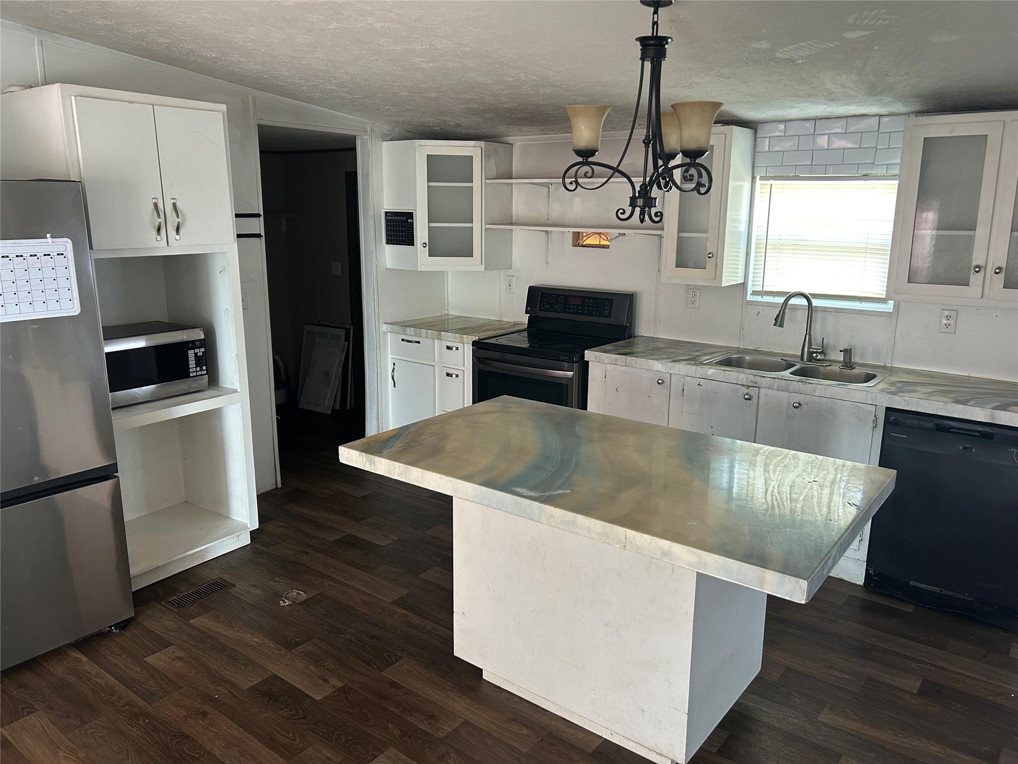 2902 Caldwell Ln # A, Del Valle, TX 78617