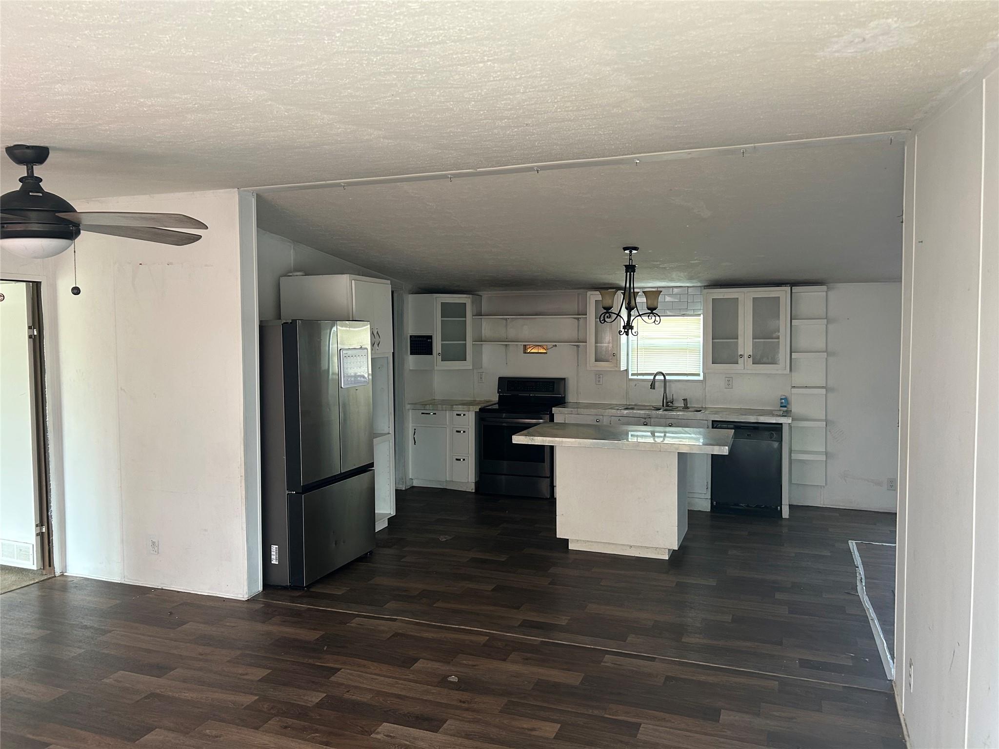 2902 Caldwell Ln # A, Del Valle, TX 78617