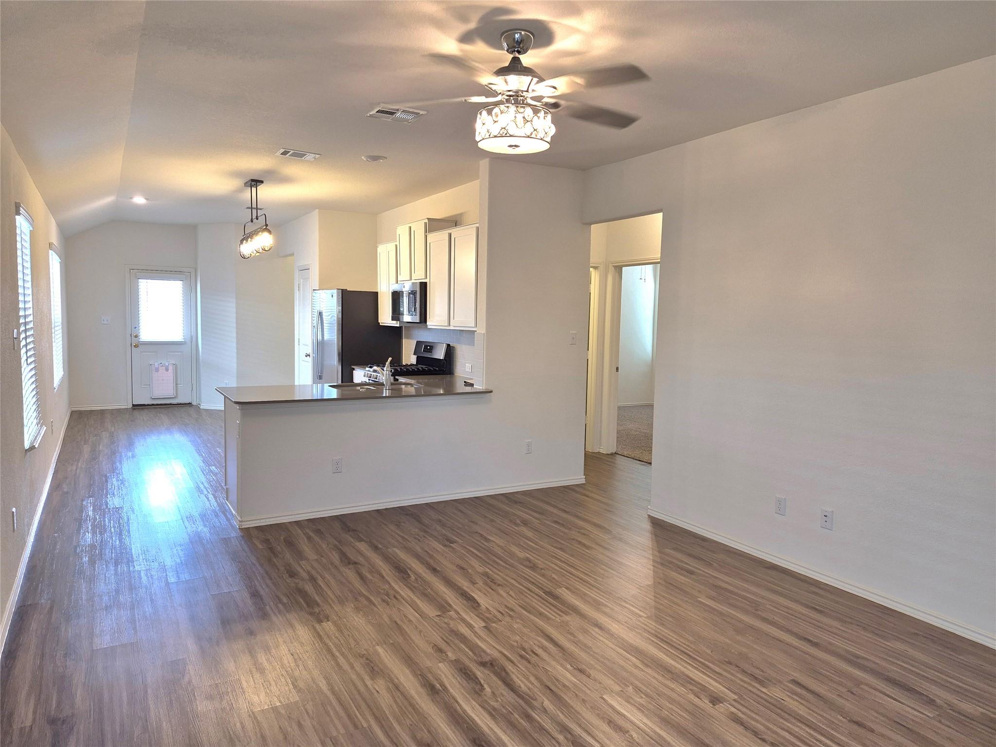 117 Wind Flower Ln, Liberty Hill, TX 78642