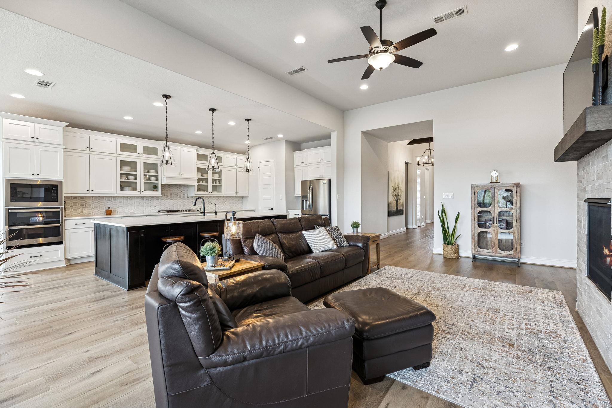 828 Teakmill Trl, San Marcos, TX 78666