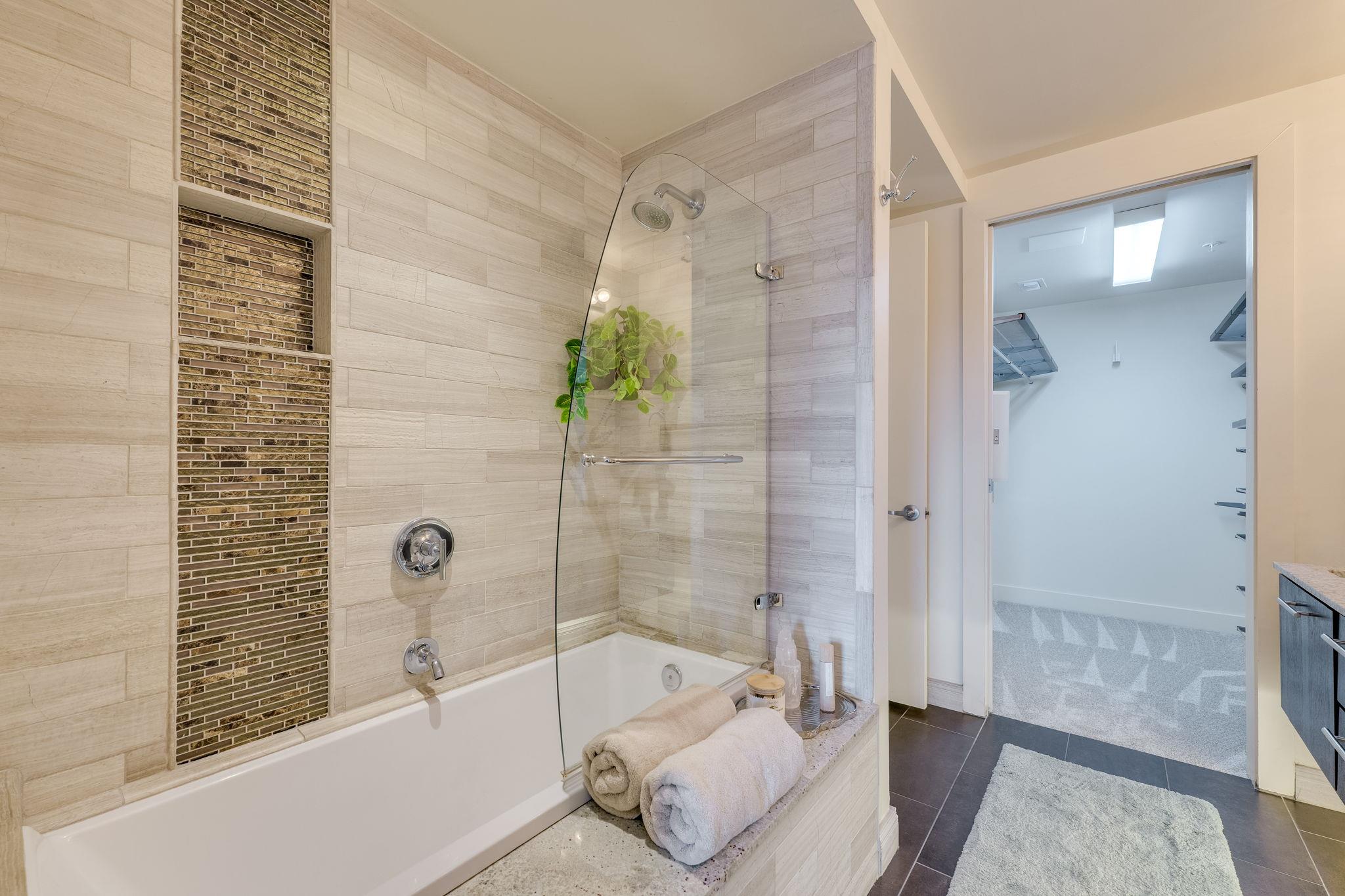 210 Lee Barton Dr # 421, Austin, TX 78704