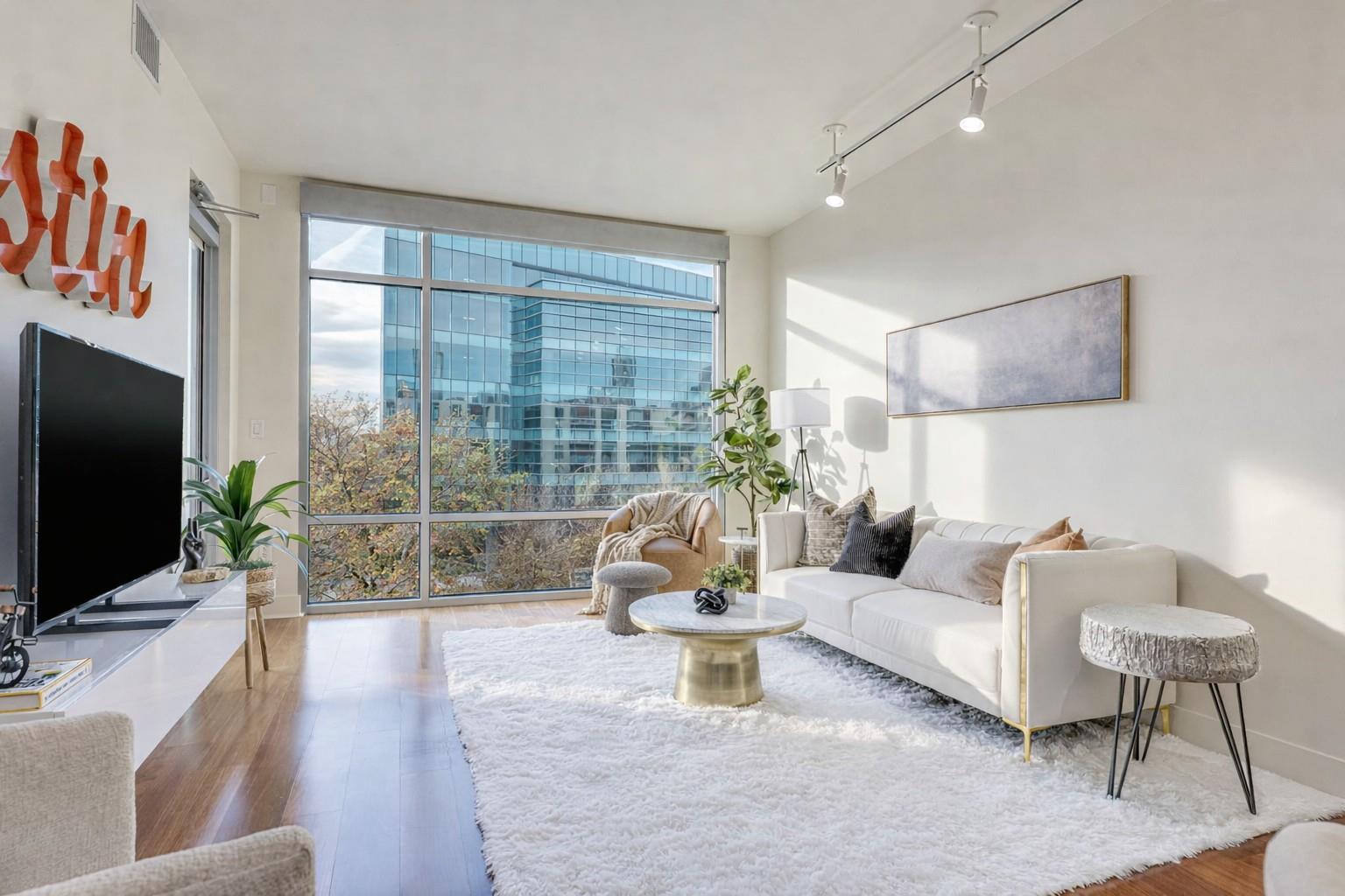 210 Lee Barton Dr # 421, Austin, TX 78704