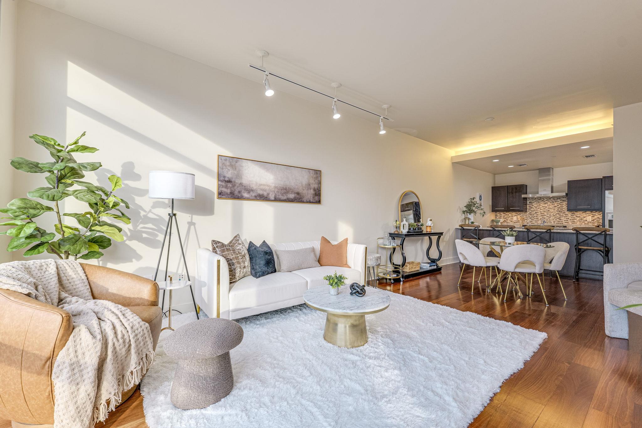 210 Lee Barton Dr # 421, Austin, TX 78704