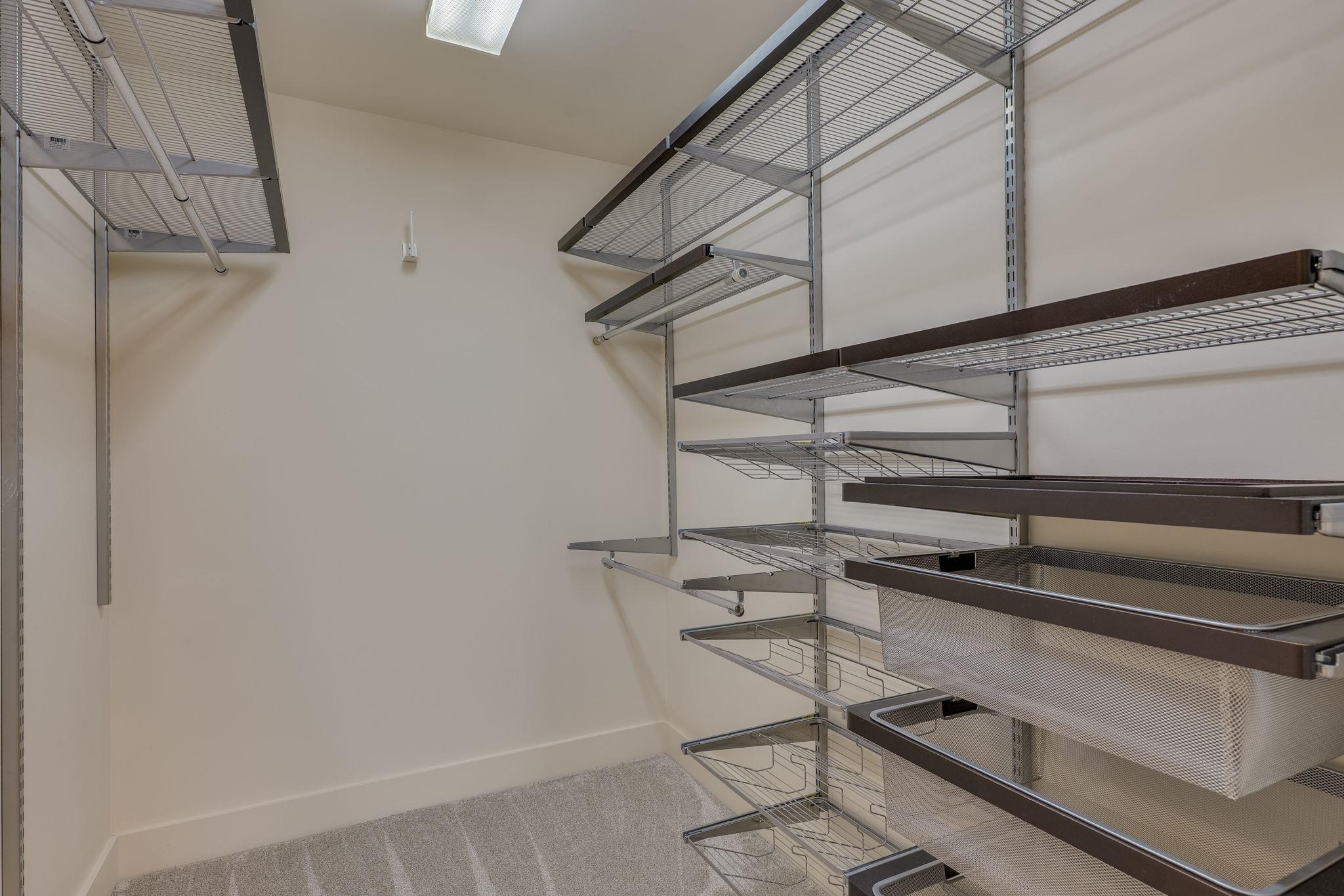 210 Lee Barton Dr # 421, Austin, TX 78704