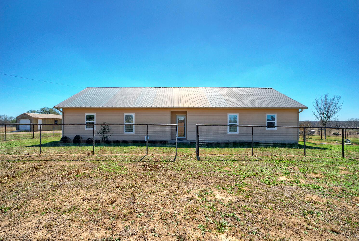 273 Bobs Trl, Bastrop, TX 78602