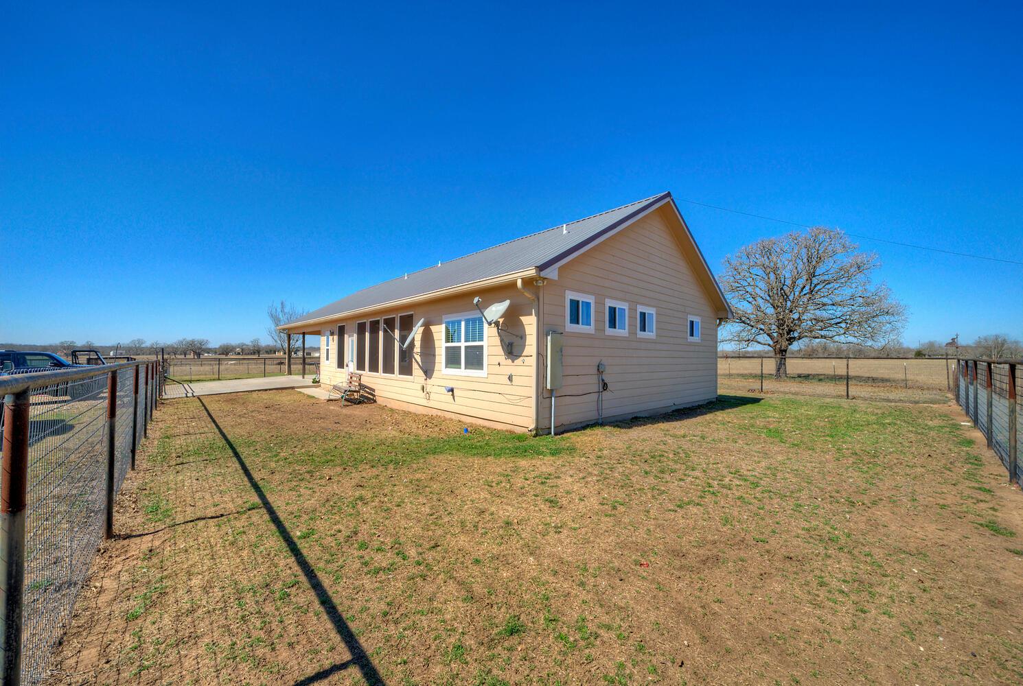 273 Bobs Trl, Bastrop, TX 78602