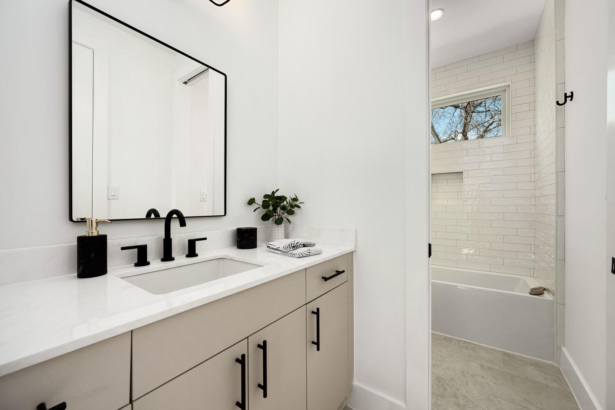 1119 Fairmount Ave, Austin, TX 78704