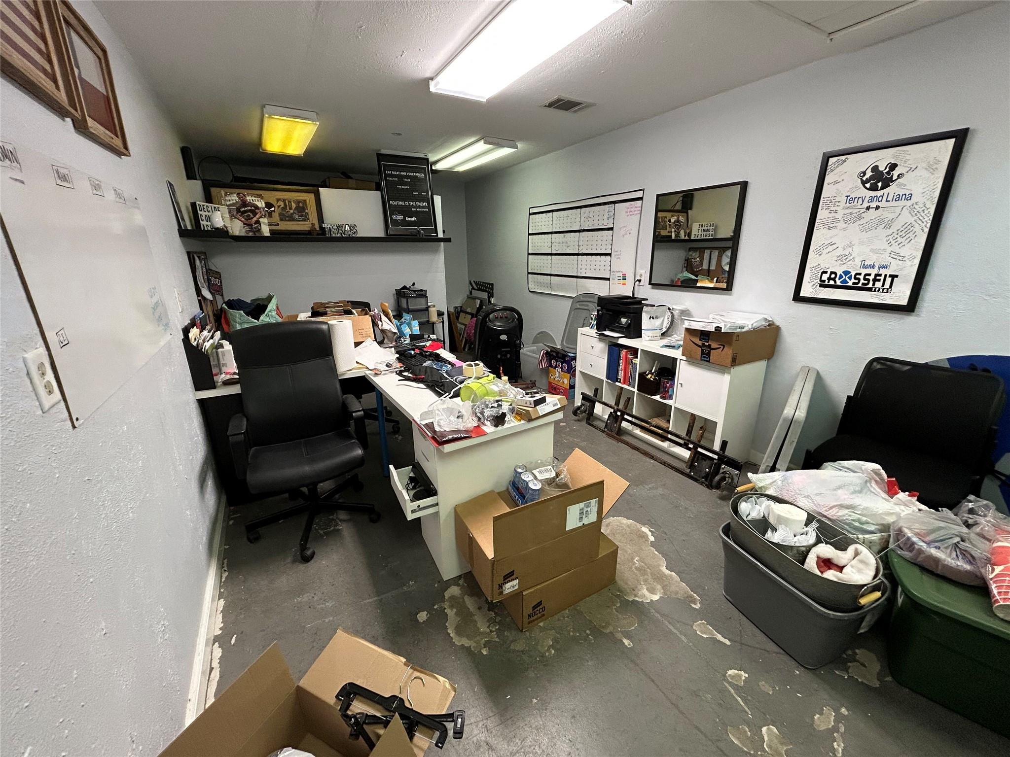 641 W Front St, Hutto, TX 78634