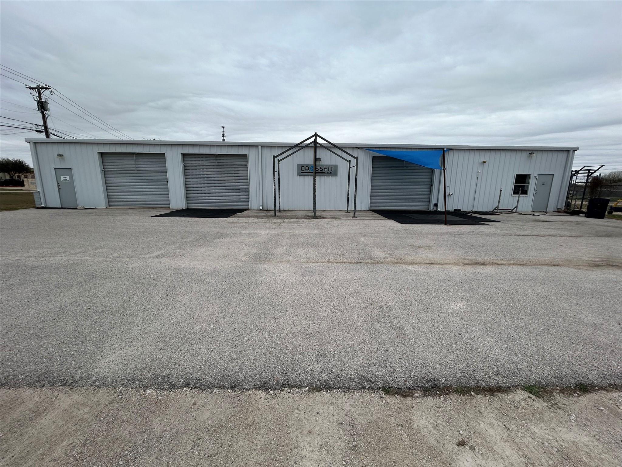 641 W Front St, Hutto, TX 78634