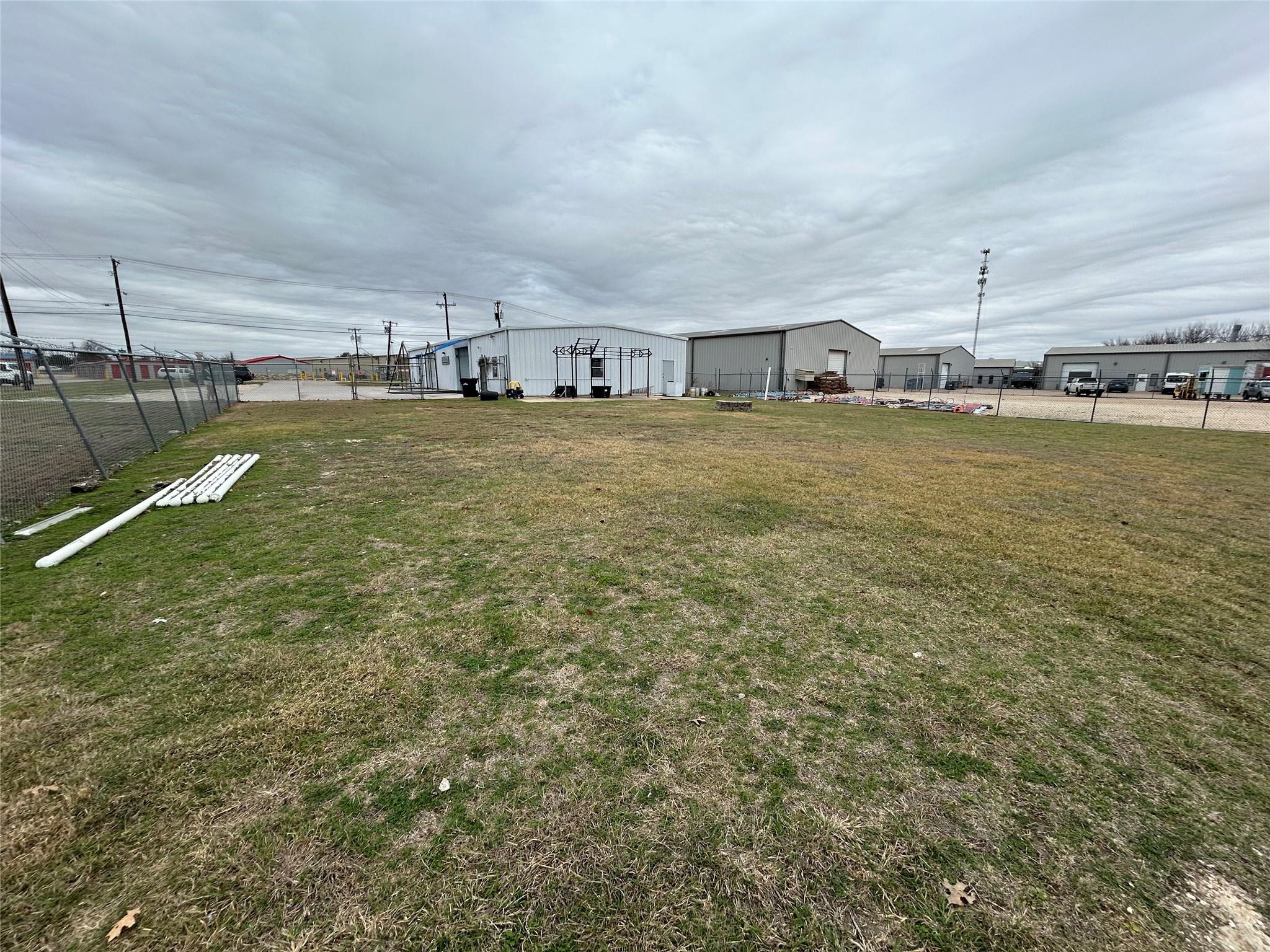 641 W Front St, Hutto, TX 78634